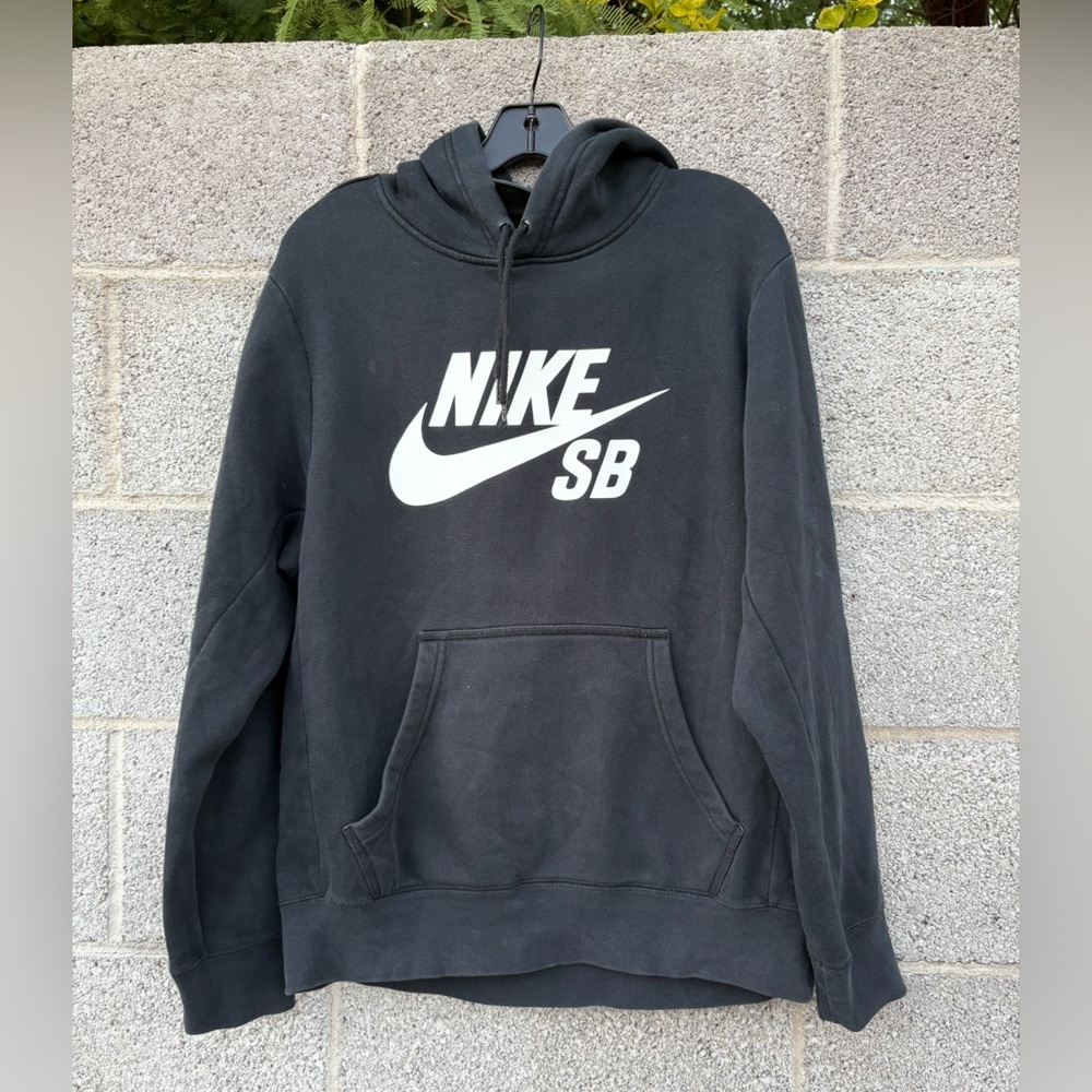 Nike SB Hoodie Sweatshirt Mens Small Black Fleece Logo Sportswear Skateboard
